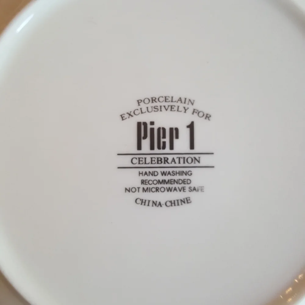 Pier 1 Green Star CELEBRATION Porcelain 7.5